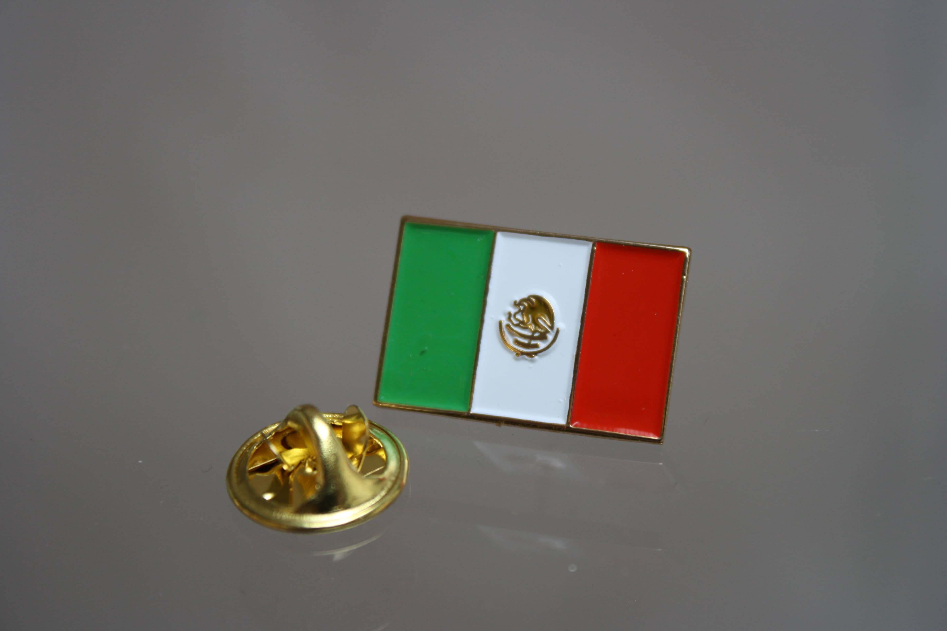 Pin Mexico, Fahne